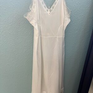 Vintage White Lace Trim Nightgown